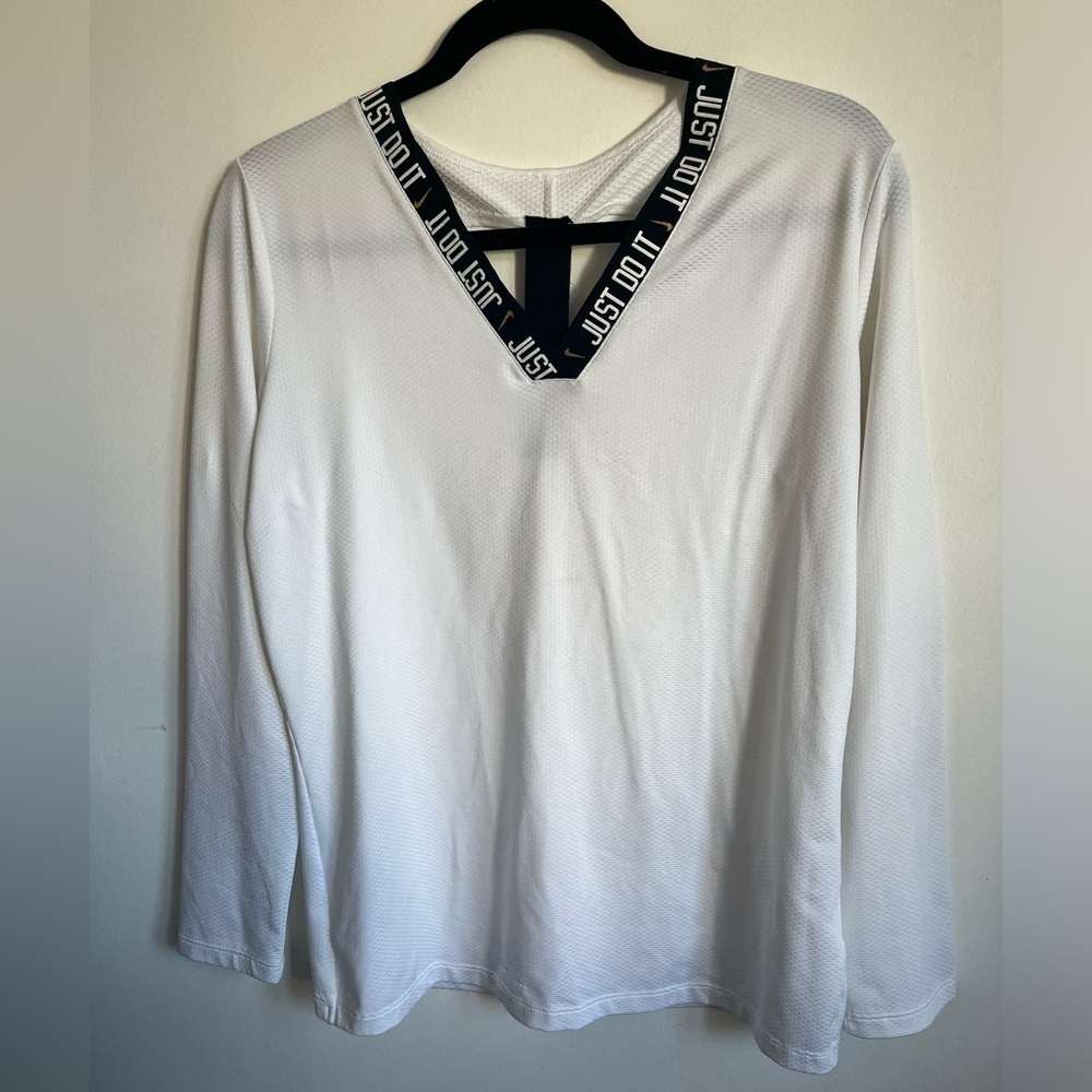 Nike Women Sportswear Icon Clash Loose Lightweight Top Logo BV5334 M Medium